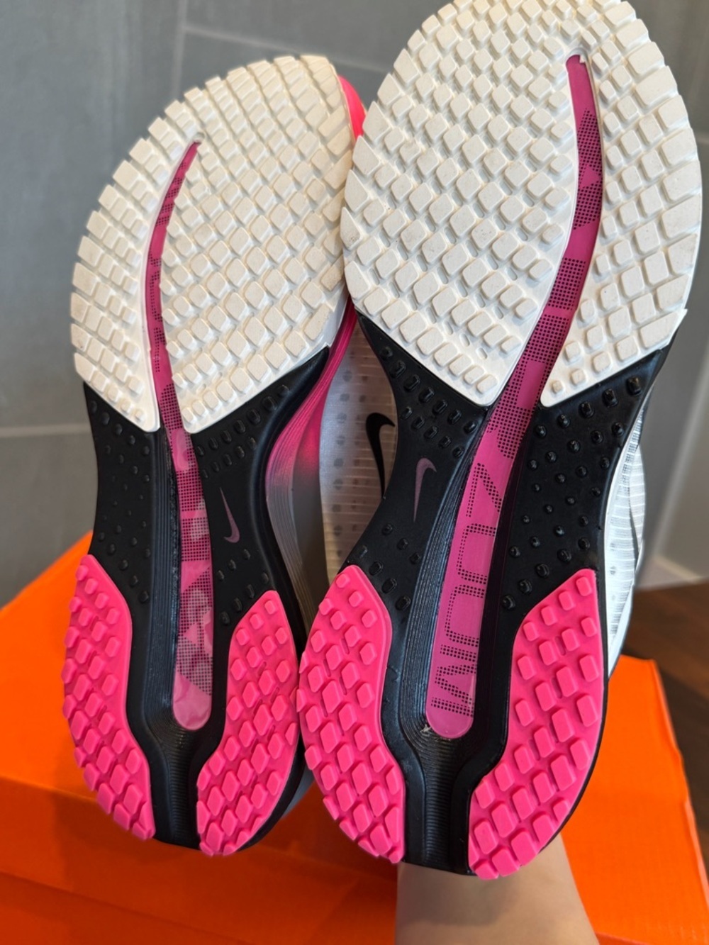Women’s Pegasus Premium - Picture 3 of 5